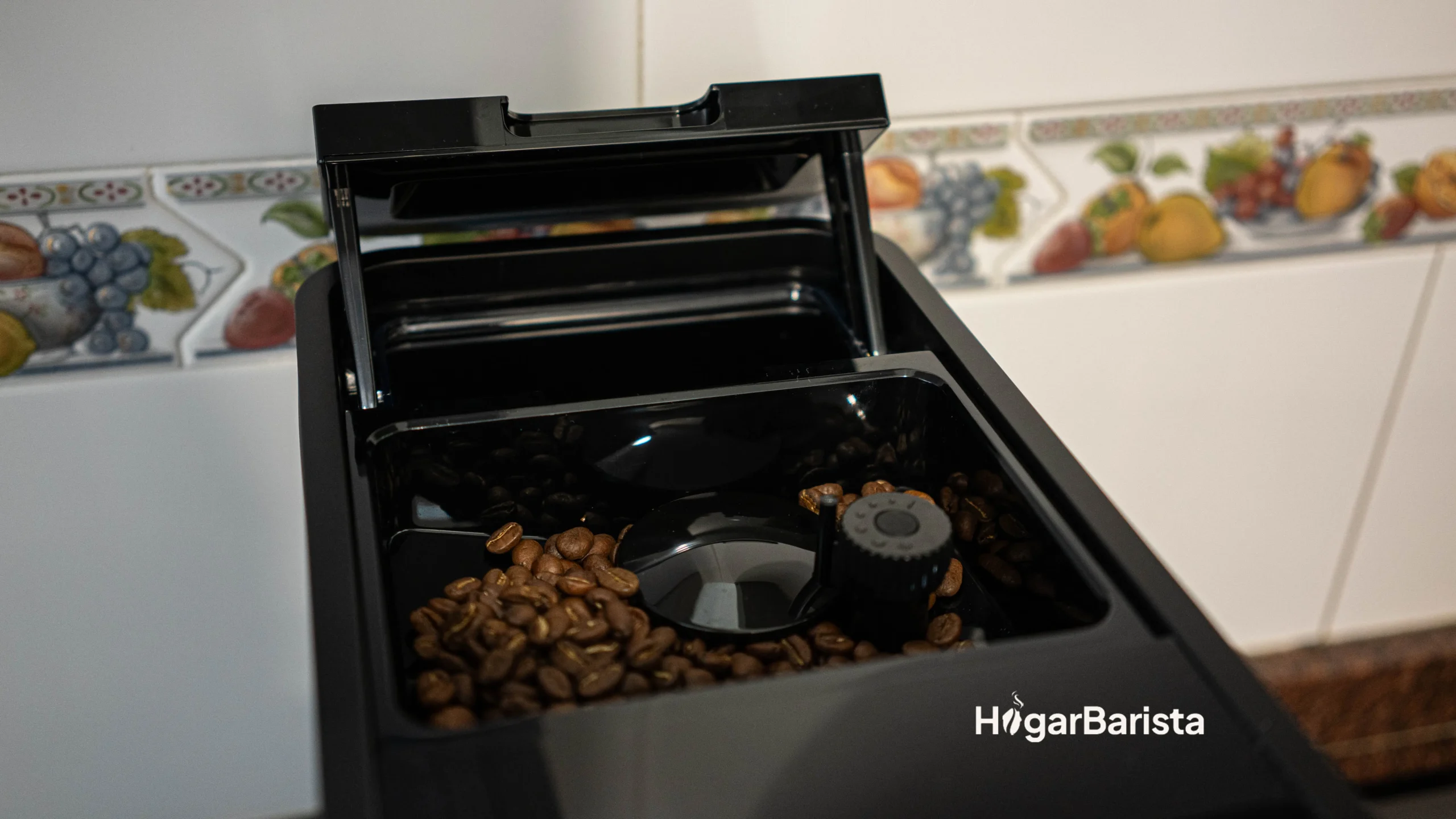 Cafetera Incapto: Molinillo y depósito de agua